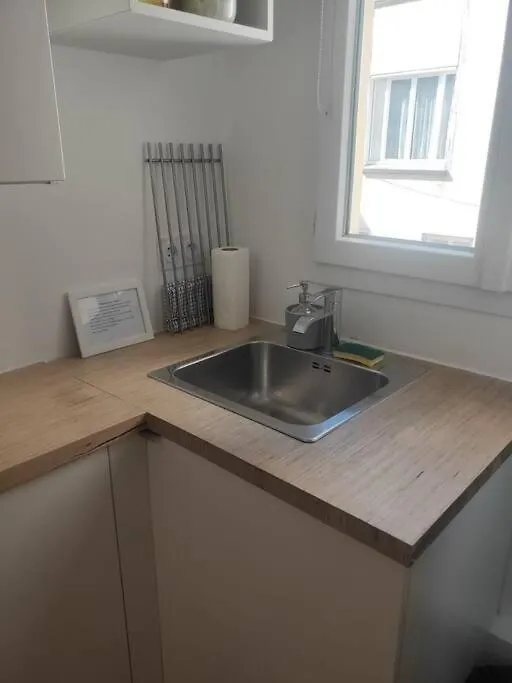 Charmant Studio Renove Calme Triangle D'Or Canal St Martin Paris 0*,