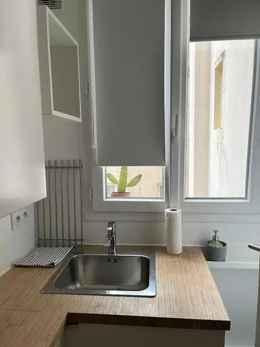 Charmant Studio Renove Calme Triangle D'Or Canal St Martin Paris Apartment